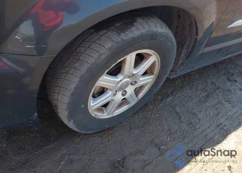 2011 Chrysler Town & Country Touring-L из США, поврежденный, VIN 2A4RR8DG9BR634543